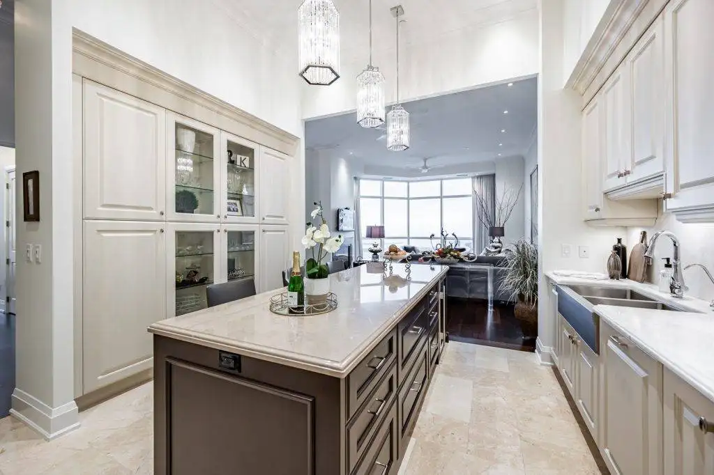 web 388 Yonge Street Penthouse 7907 Kitchen 2