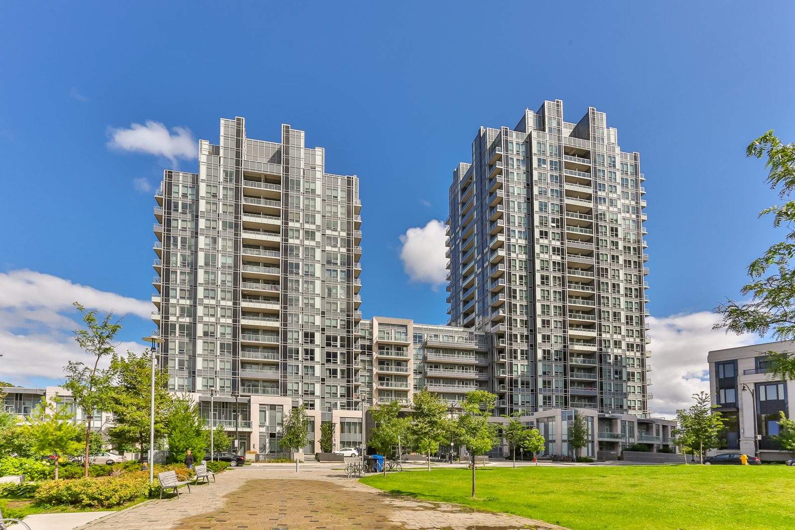 Outside photo of Aristo at Avonshire condos at 120 Harrison Garden Blvd in North York, Toronto