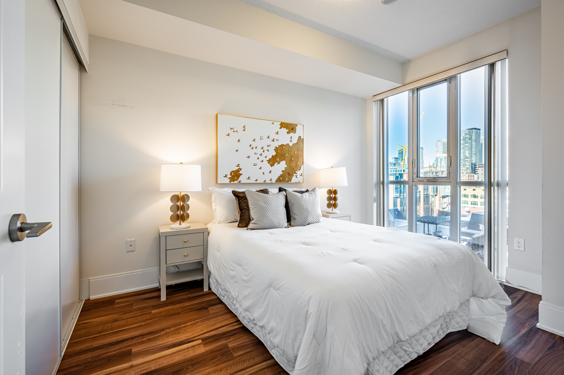 Bright and spacious master bedroom of 560 Front St W Unit 622.
