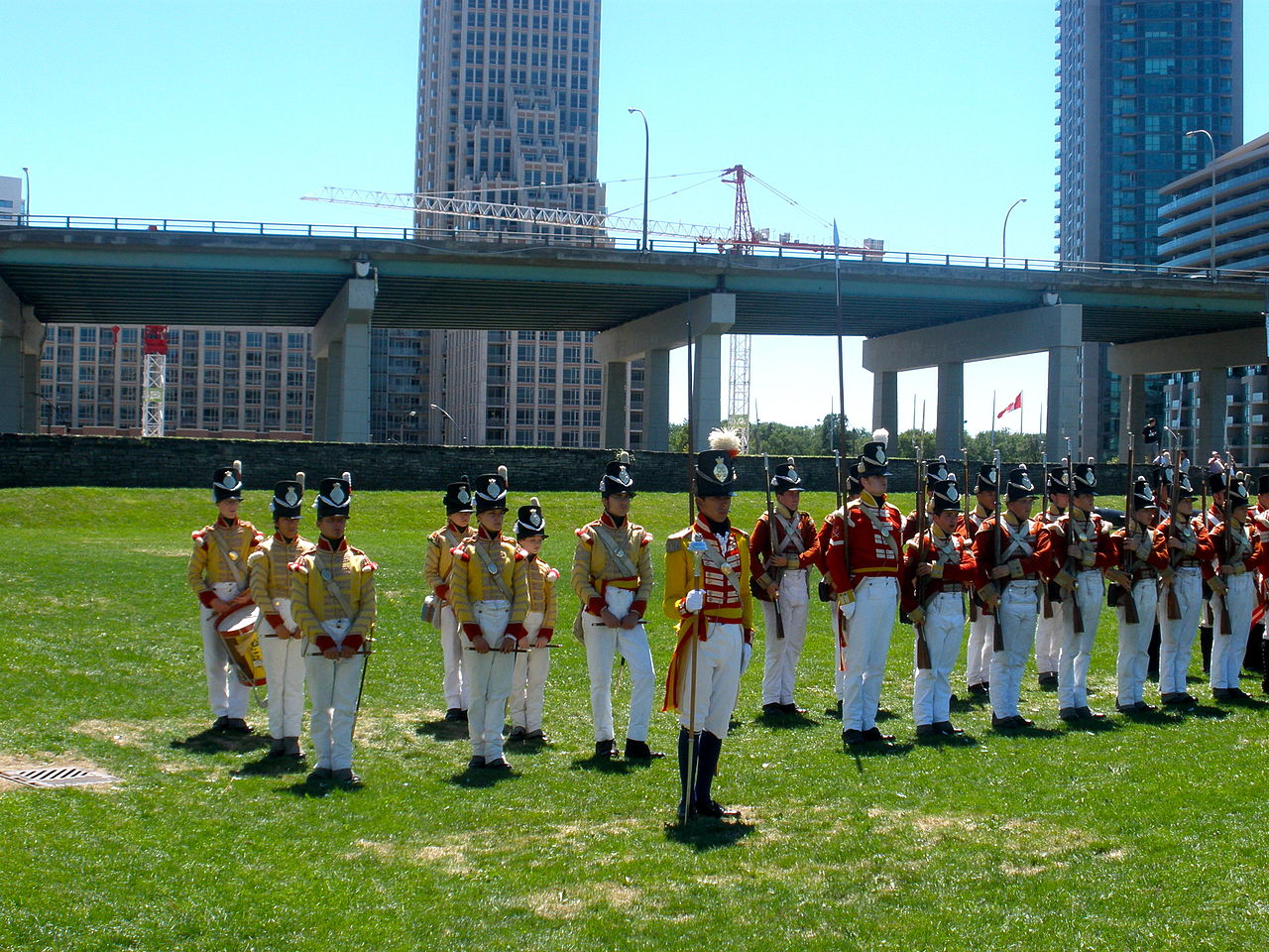 Here we see a troop of soldiers dressed in historic clothes.