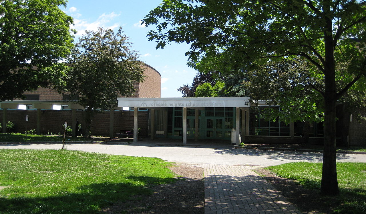 Picture of Rosedale Heights school and front entrance.