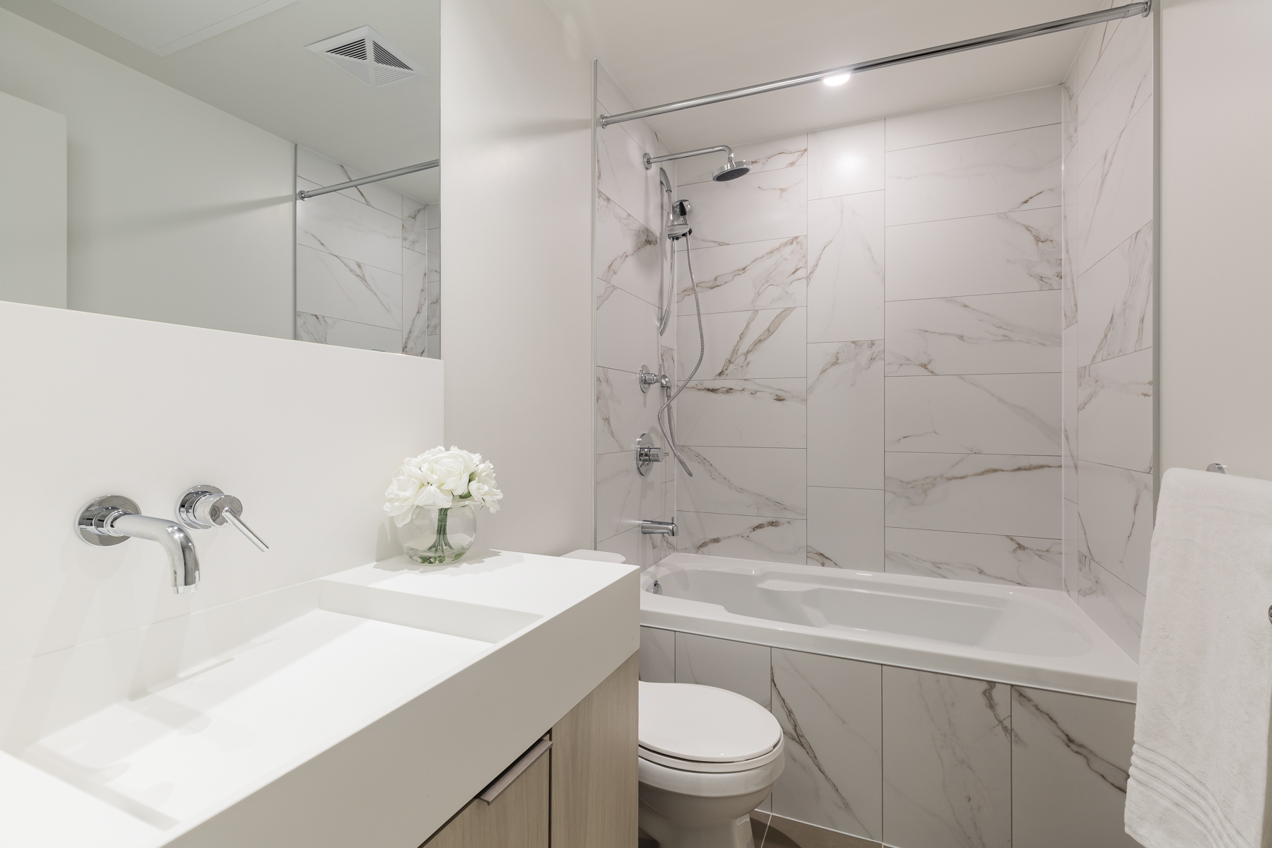 20 Richardson St Suite 3108 second bedroom with soaker tub and beautiful marble tiles.