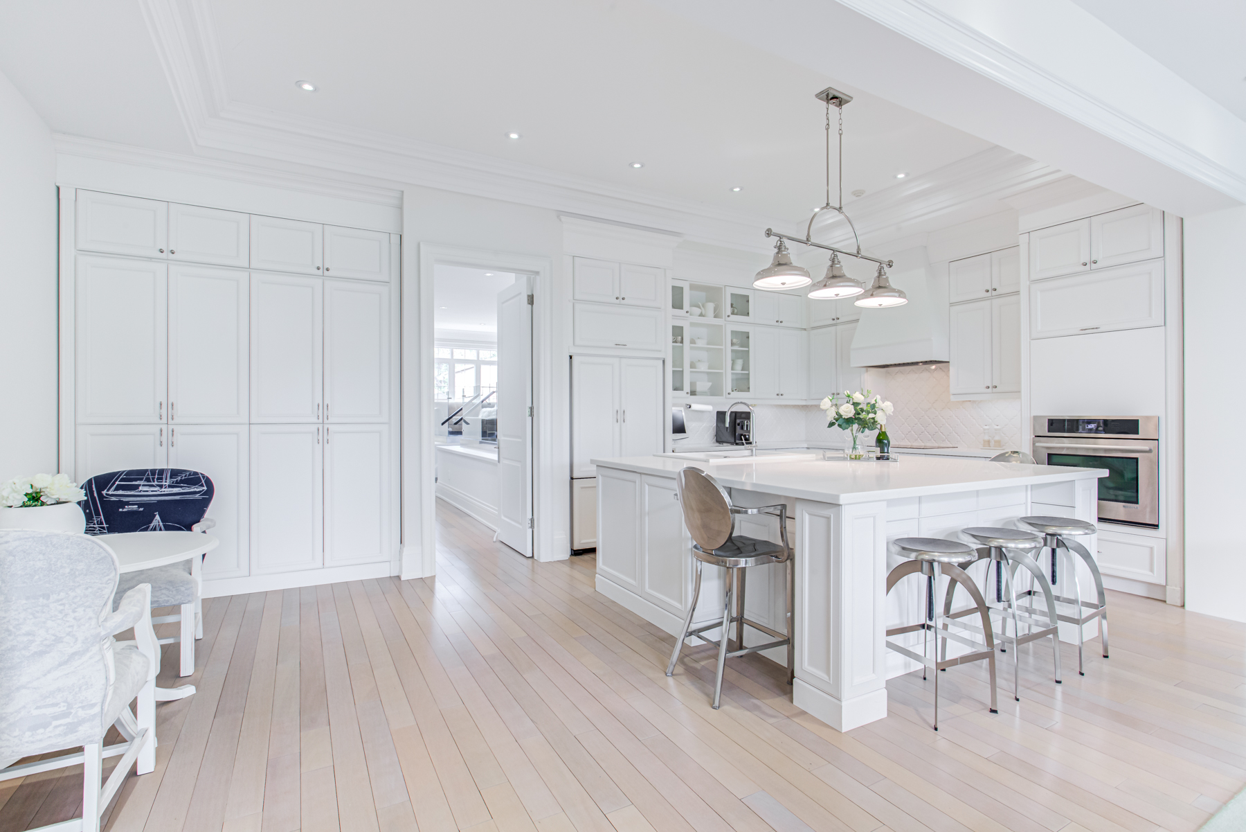 White and silver kitchen – 741 Glencairn Ave.