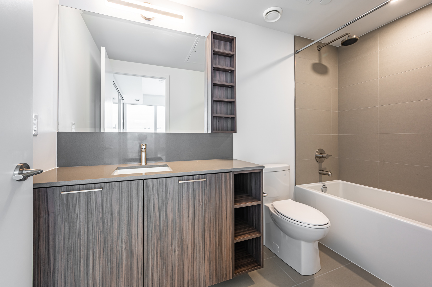 Modern ensuite bath - 19 Western Battery Rd.