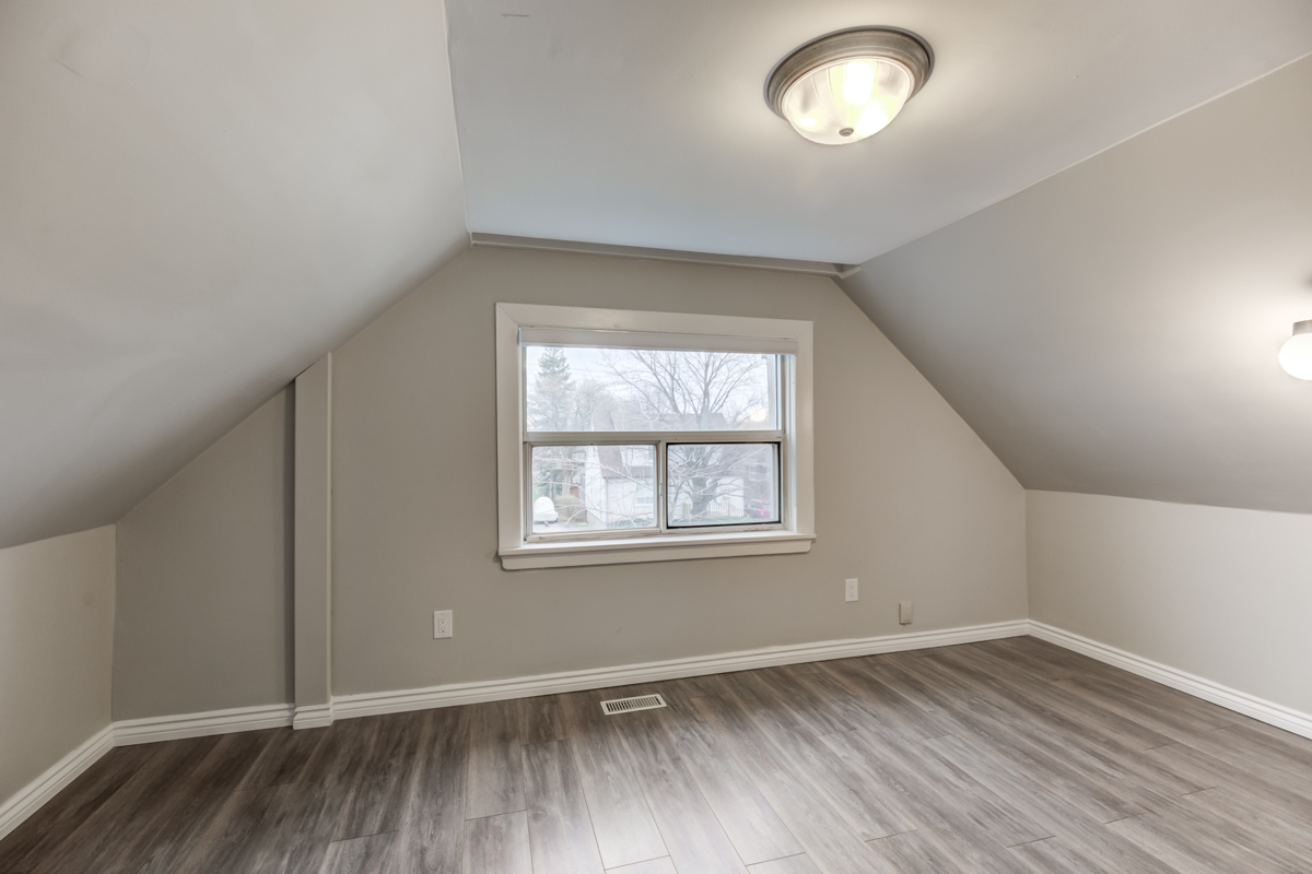 54 Huntington Ave – second bedroom with window overlooking front yard.