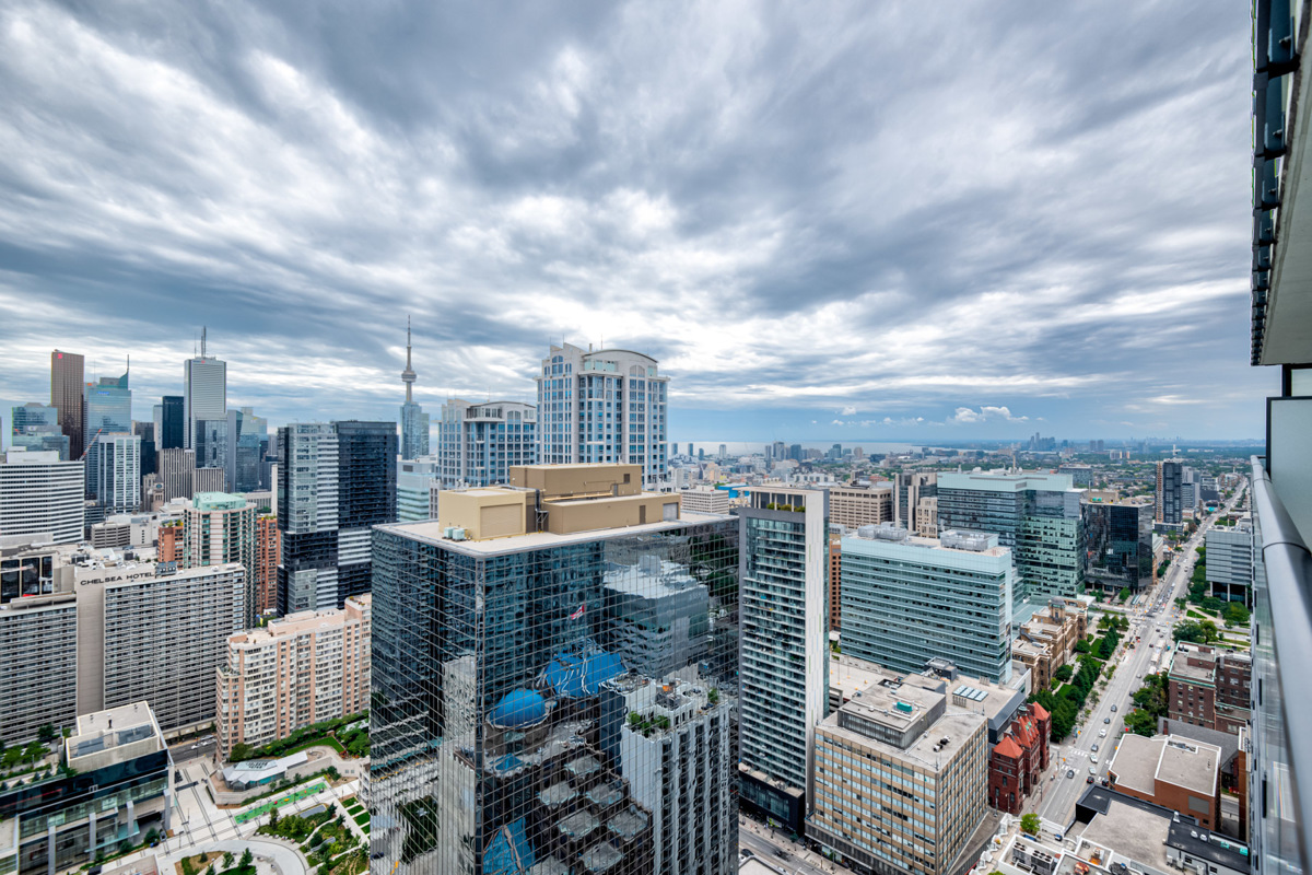 Afternoon view of Toronto skyline and CN Tower.