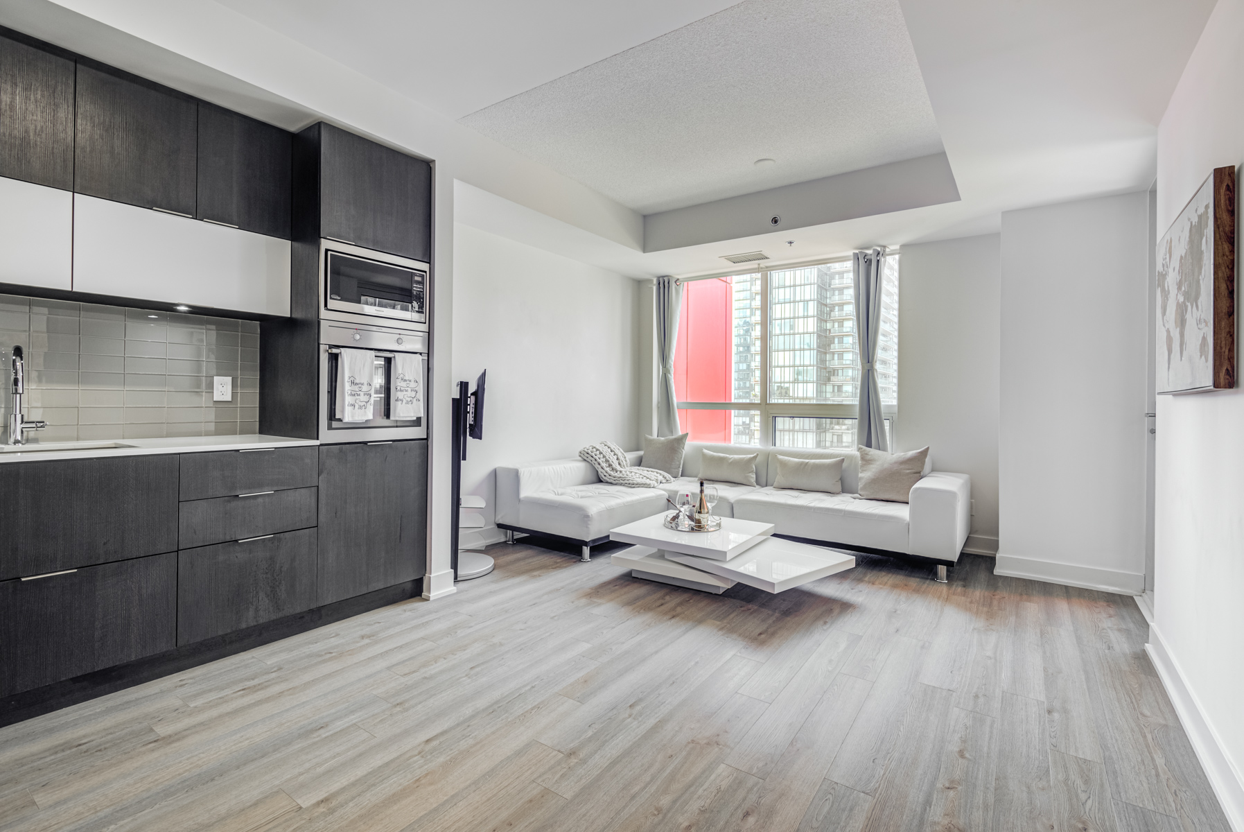 Newly painted living and dining room of 318 Richmond Unit 2607.