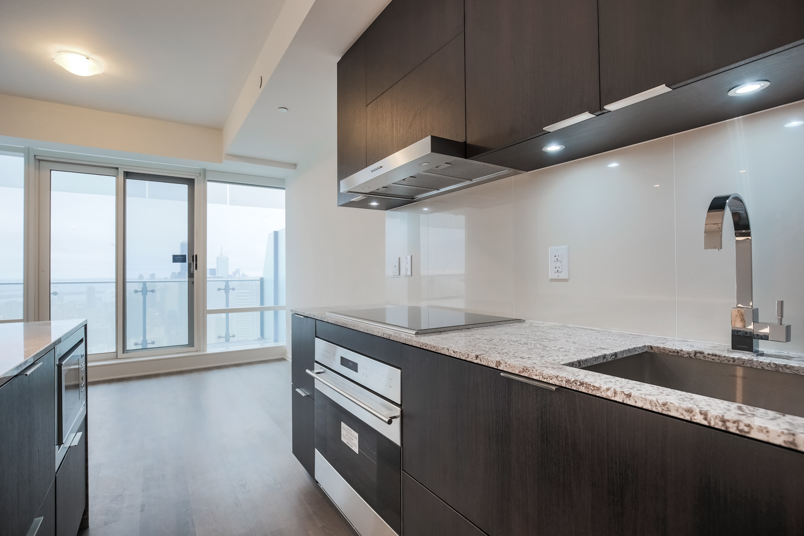 Photo of kitchen showing mix of light and dark tones