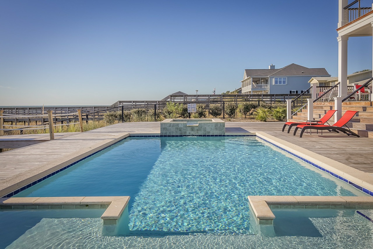 Outdoor swimming pool - custom home