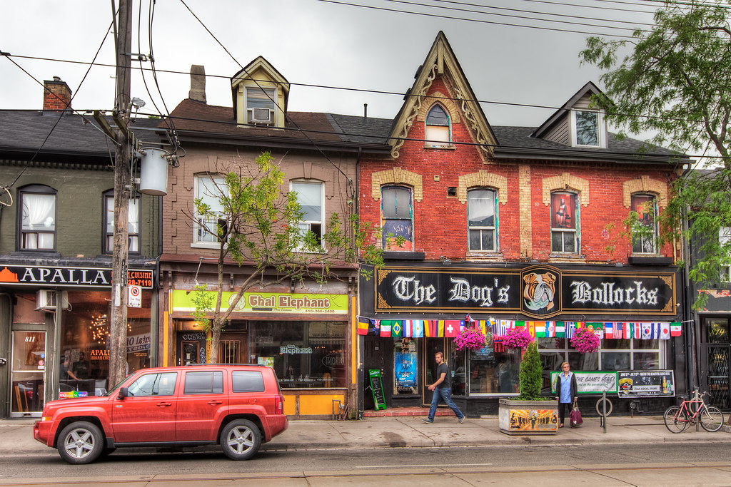 Bars and stores along Queen St West in Trinity Bellwoods.