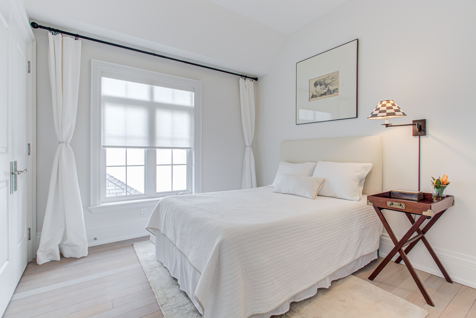 741 Glencairn Ave – 2nd bedroom with hardwood floors, window and double-door closet.