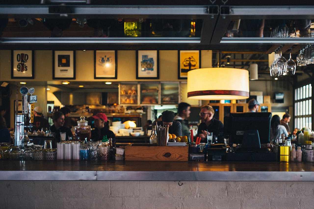 Image of bar and restaurant in Yorkville / Church-Yonge Corridor.