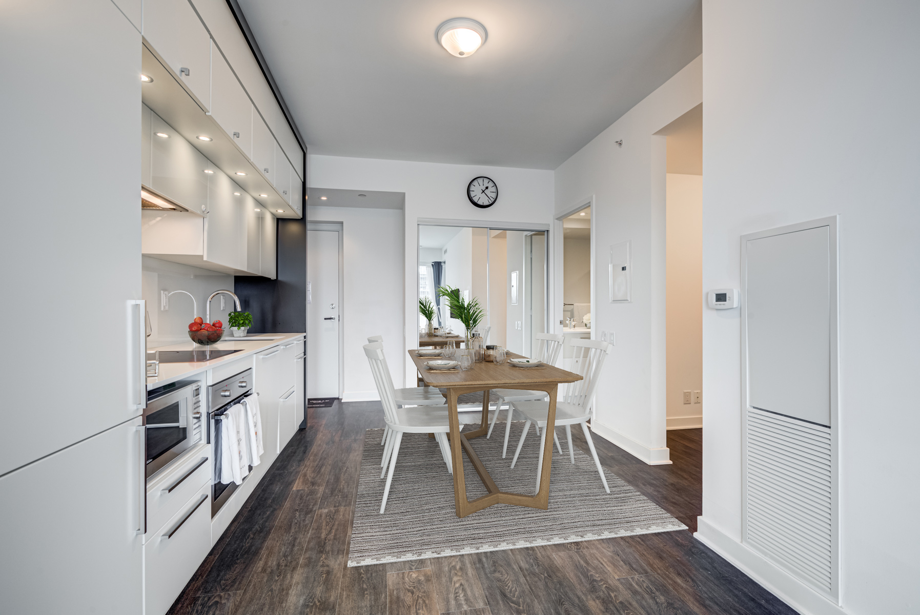 15 Grenville St Unit 4101 kitchen and dining room with 3d furniture.