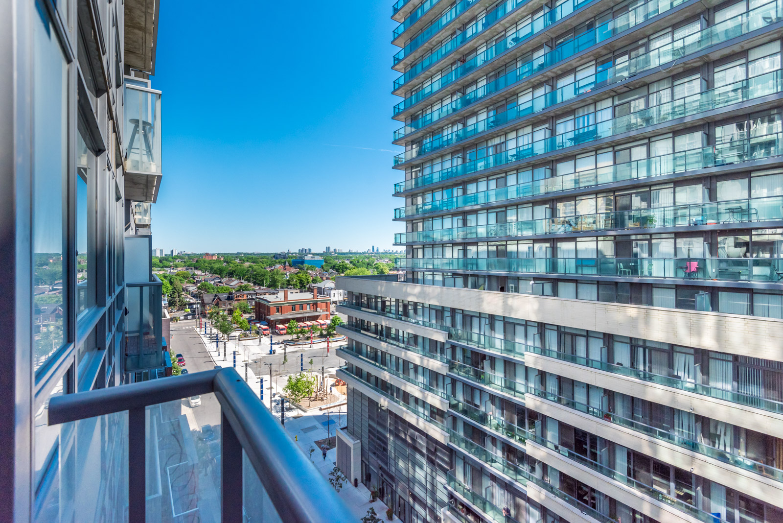 Photo of 150 Sudbury Street and its balcony.