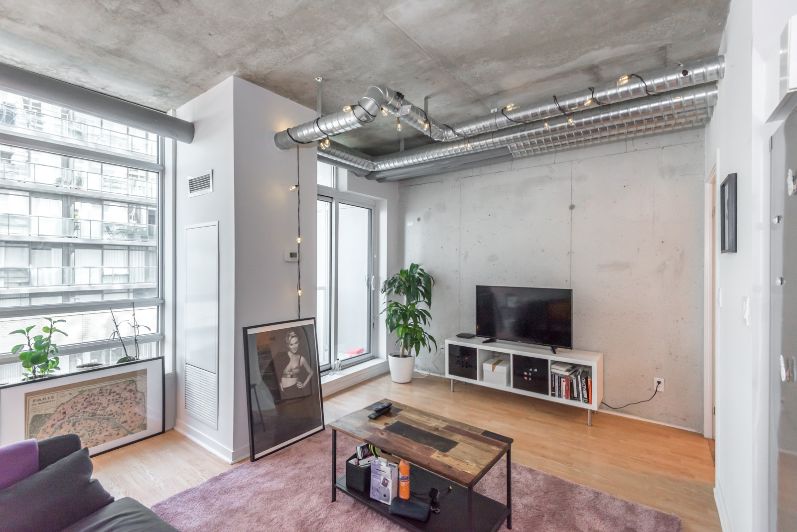 Pic of condo's living room and lovely layout.