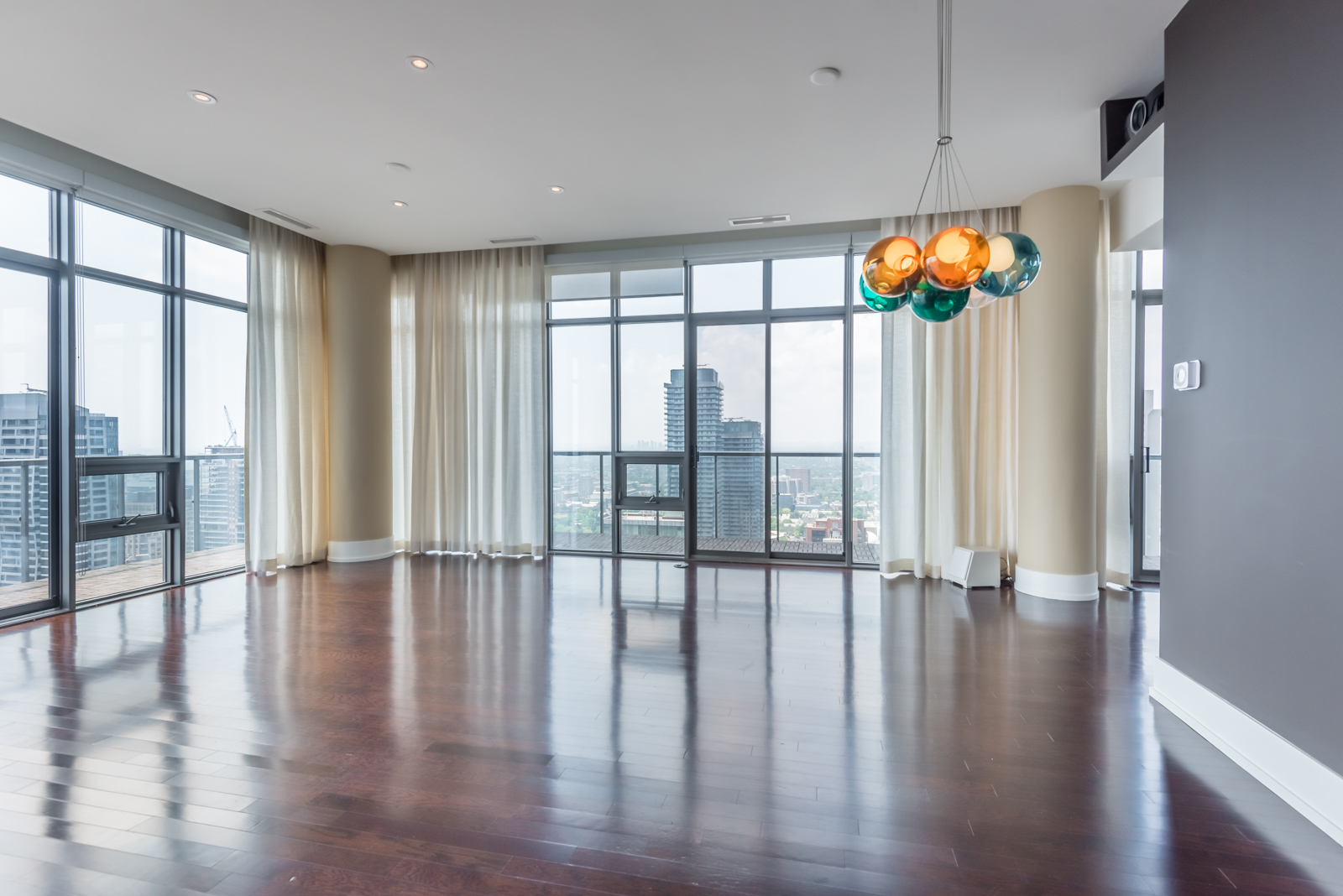 Pic of dining room and lights.