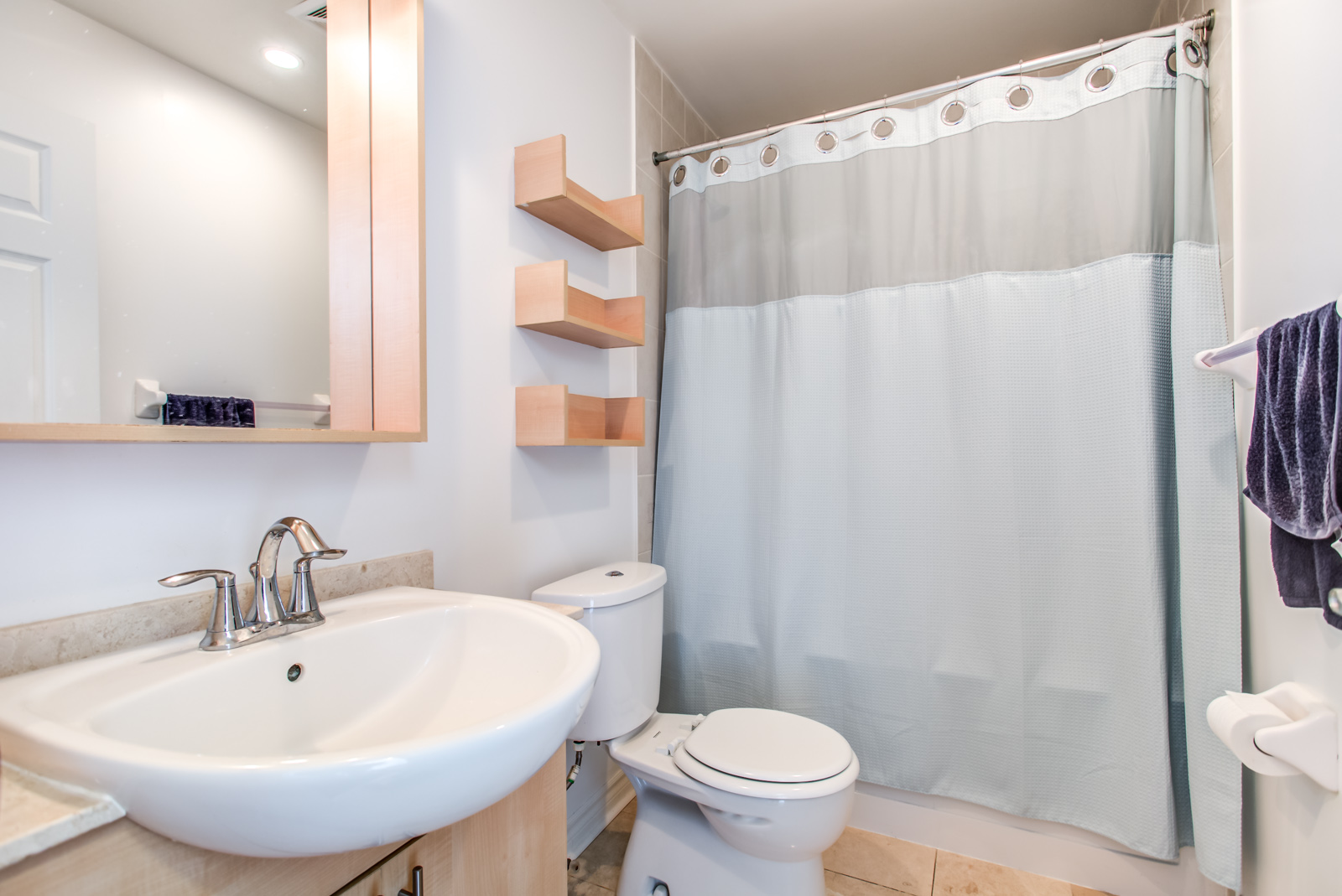 Unit 901 bathroom looking so beautiful and elegant.