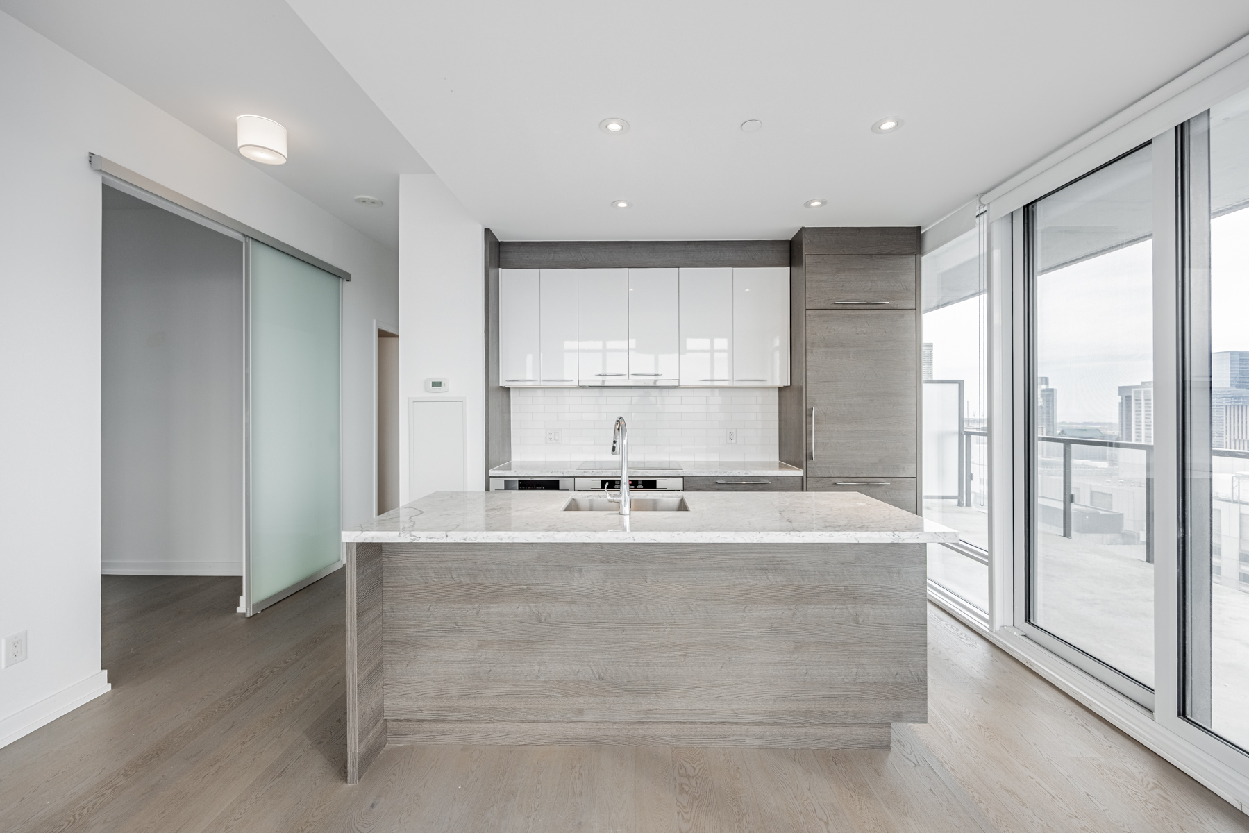 Simple kitchen design – 488 University Ave Unit 2710.