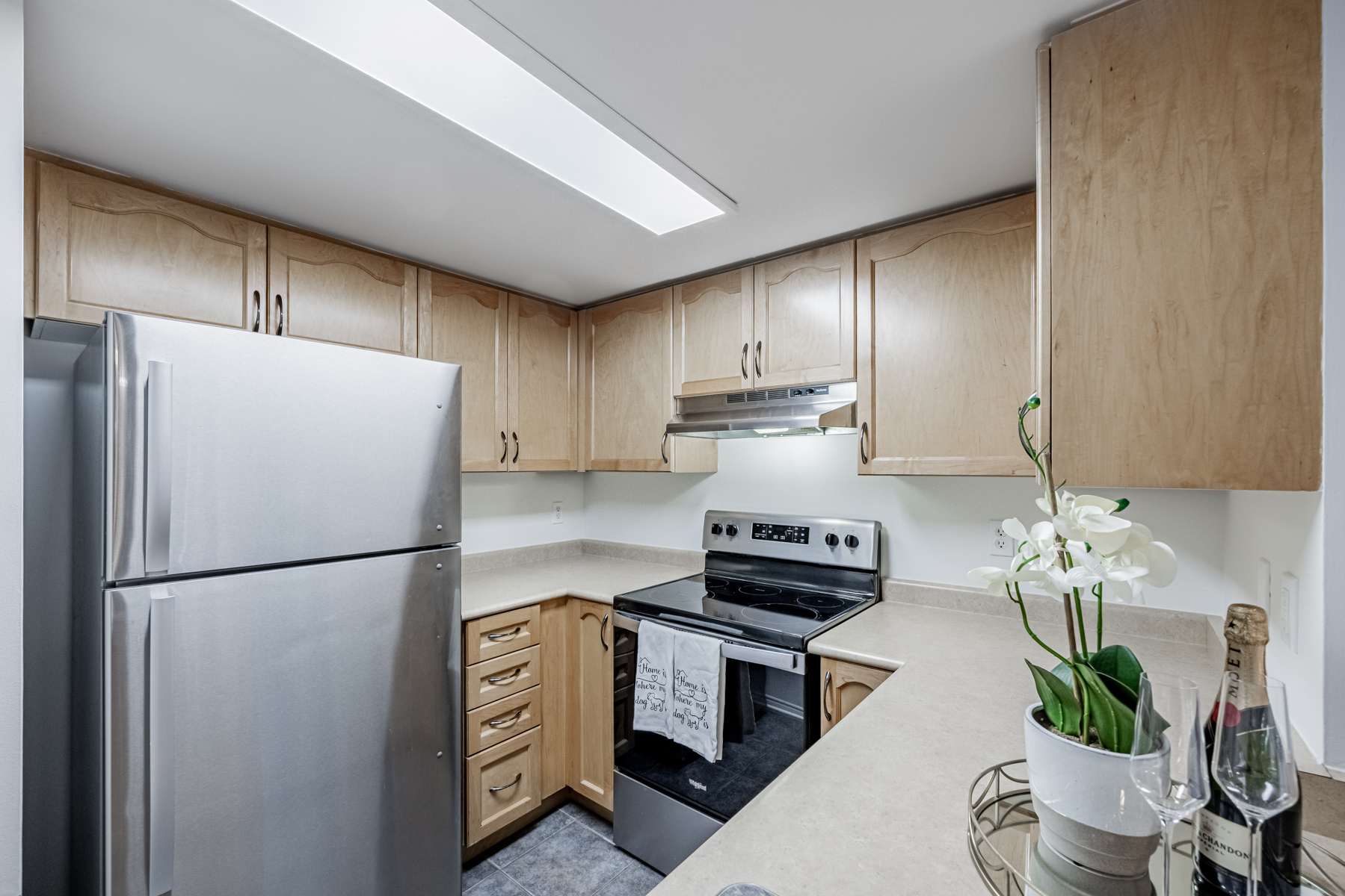 95 George Appleton Way Suite 2162 u-shaped kitchen with lots of drawers, cabinets and cupboards.