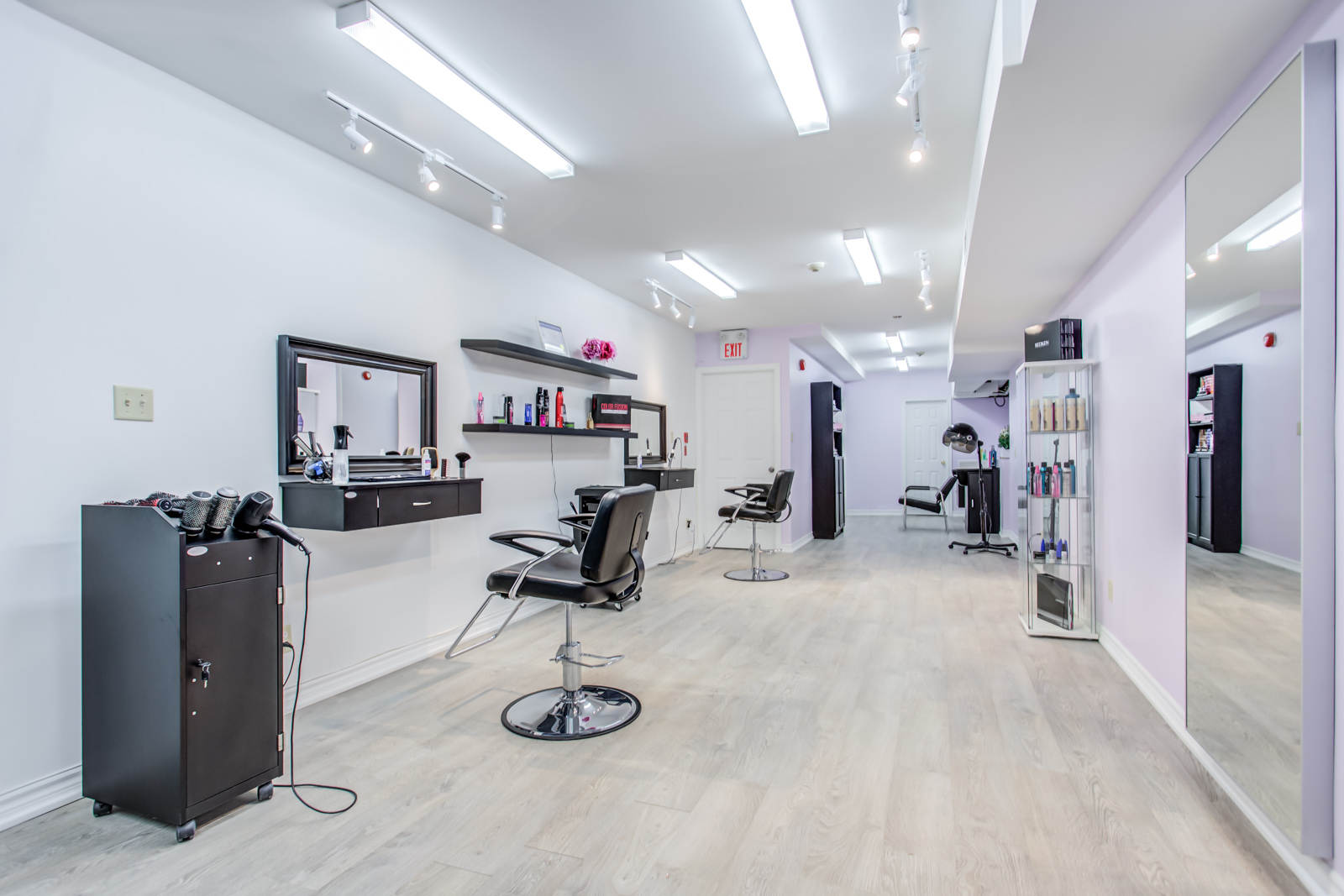 Photo of hair salon inside with everything ready for business.