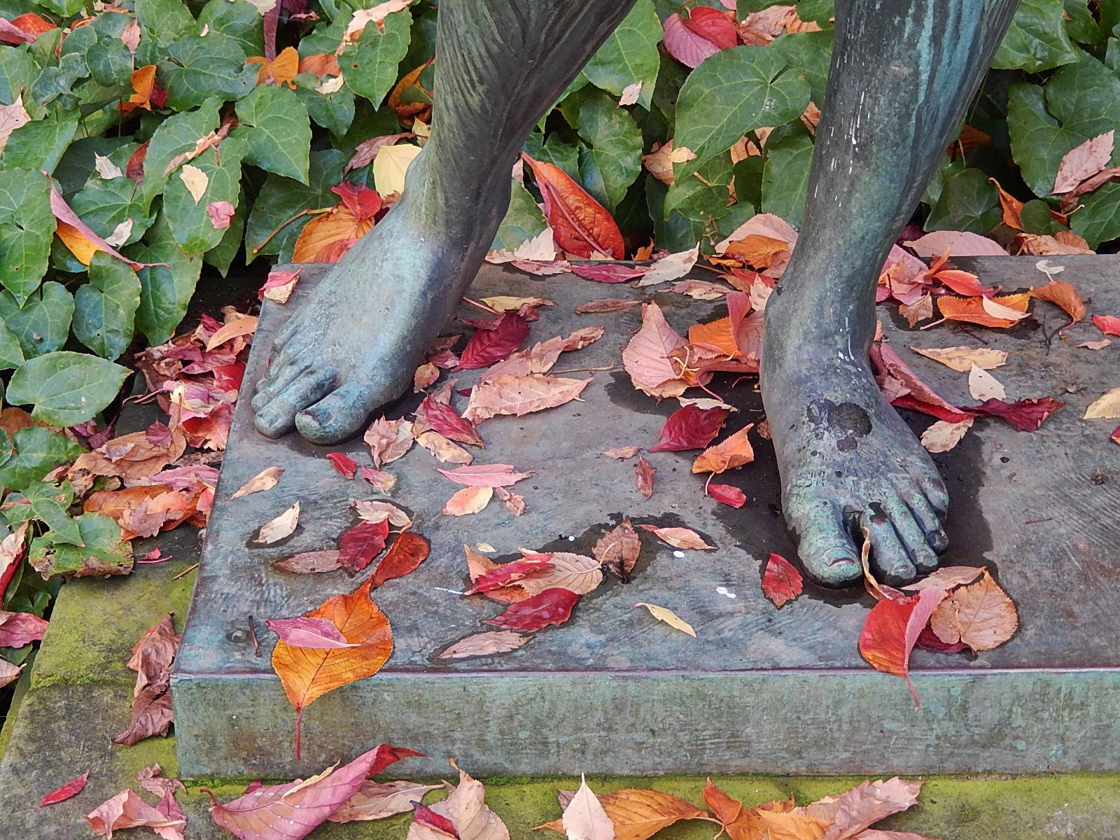 Image of sculpture at Don Valley River Park