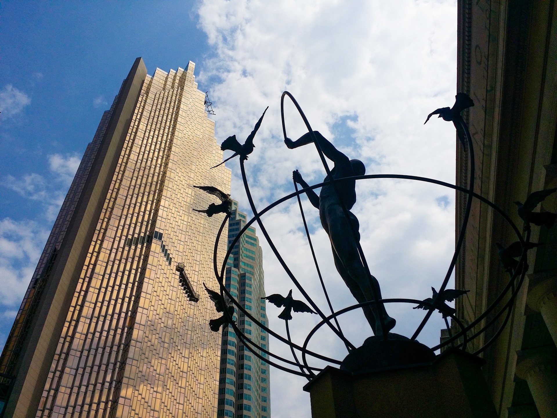 Public art installation, just outside Union Station (Image Credit: Pixabay)