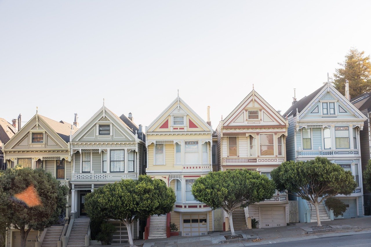 Slanted row of colourful houses in San Francisco. 