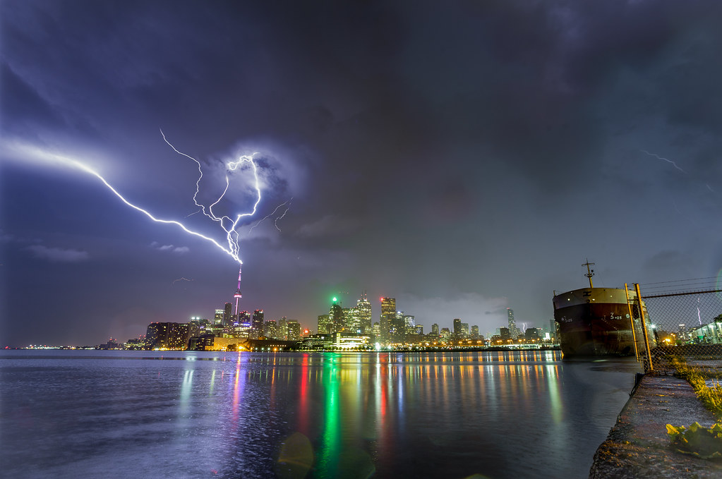 Toronto skyline from afar lightning cn tower