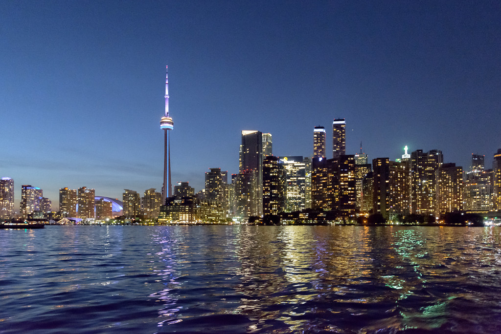 toronto skyline lake ontario night