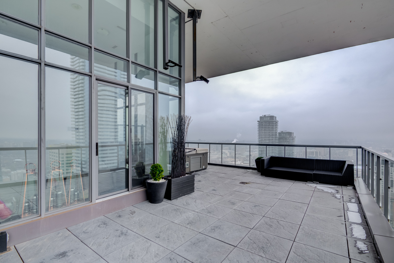 Terrace and hot tub