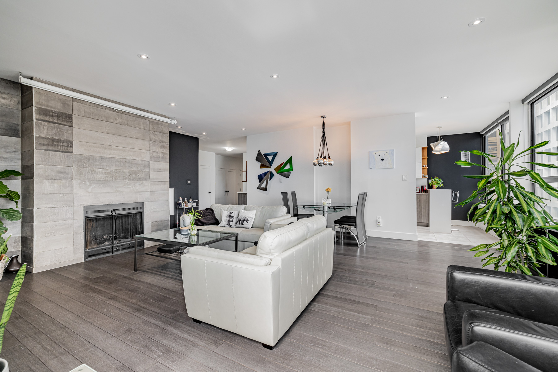 Condo penthouse with modern design and furniture – 280 Simcoe St Ph-09.