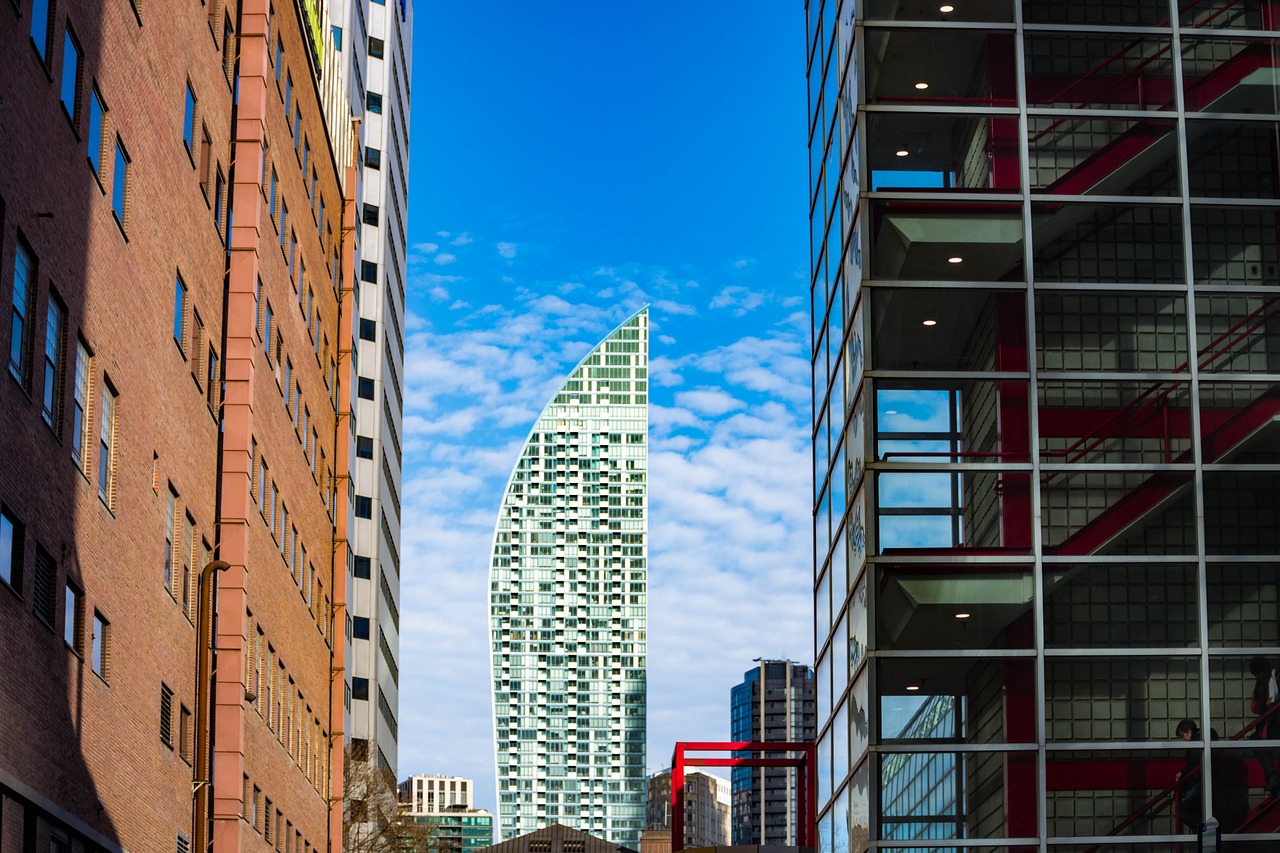 Toronto skyline to show impact of interest rate hikes on city.