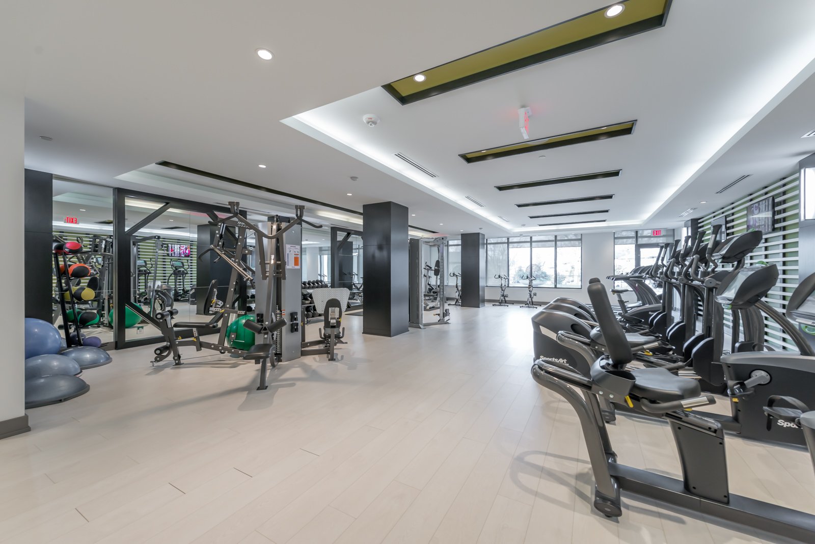 2 Old Mill Dr – large gym with exercise equipment.