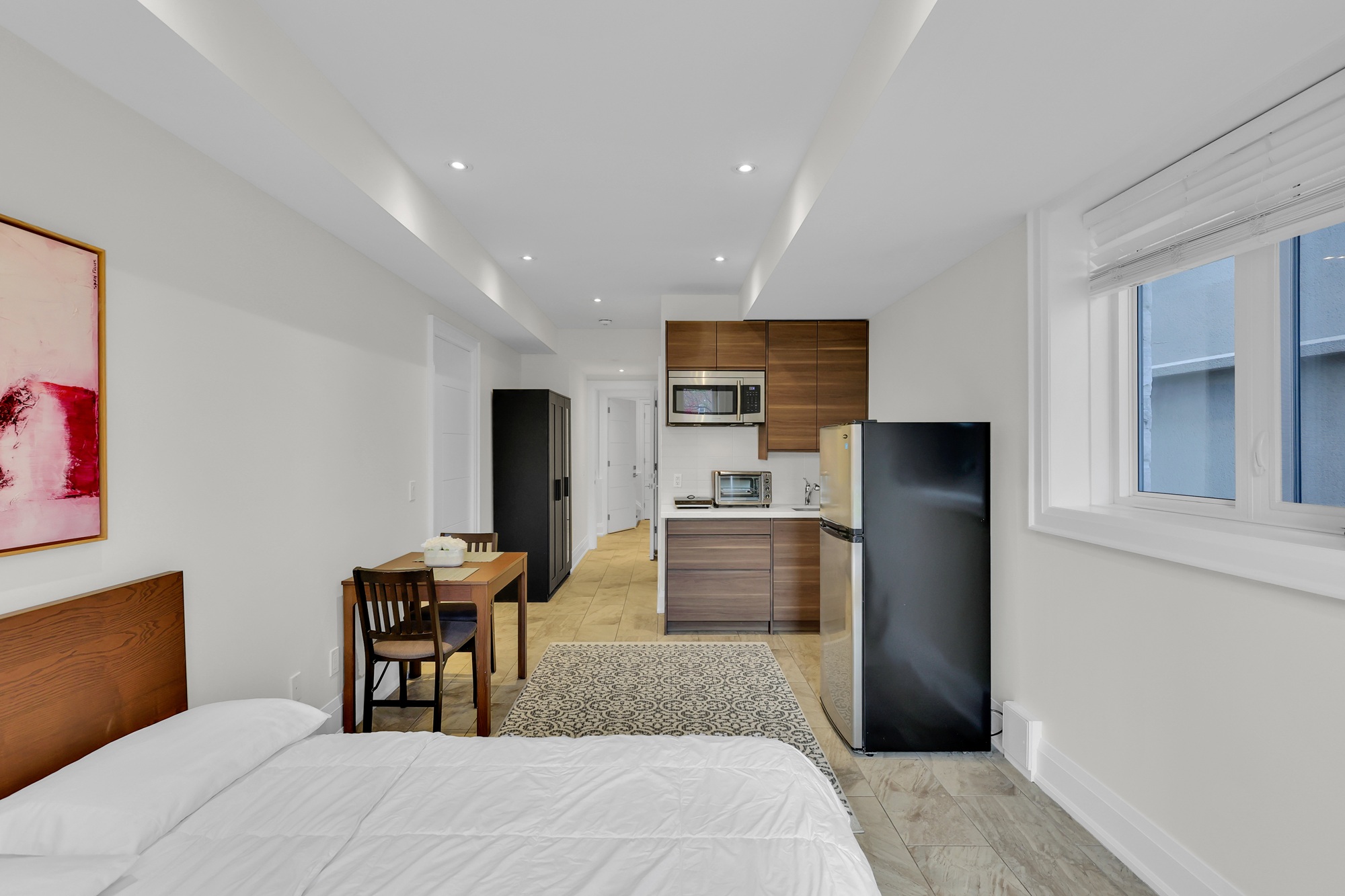 Spacious 743 Glencairn Ave basement studio unit.