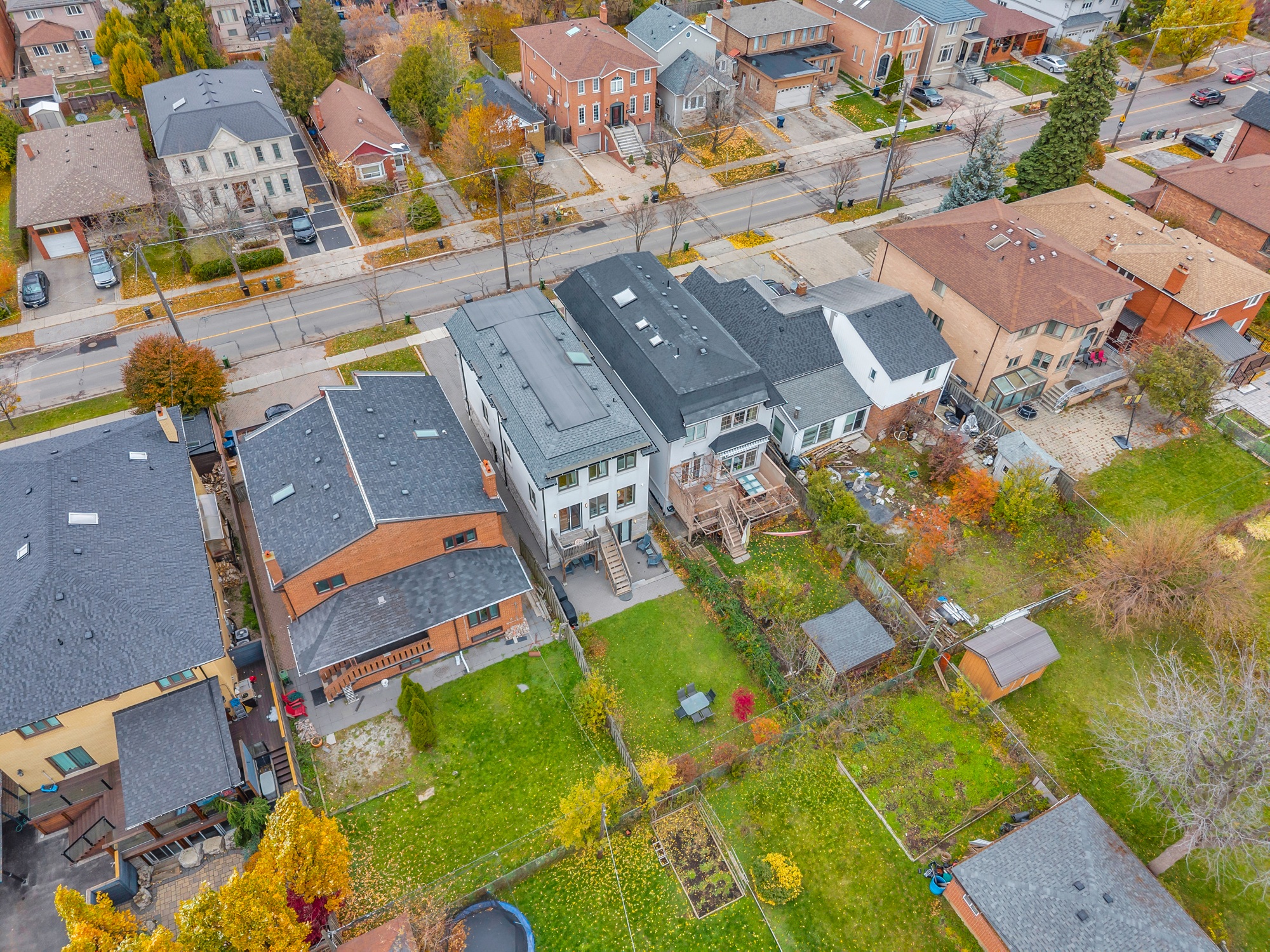 Aerial view of 743 Glencairn Ave backyard and neighbouring backyards.