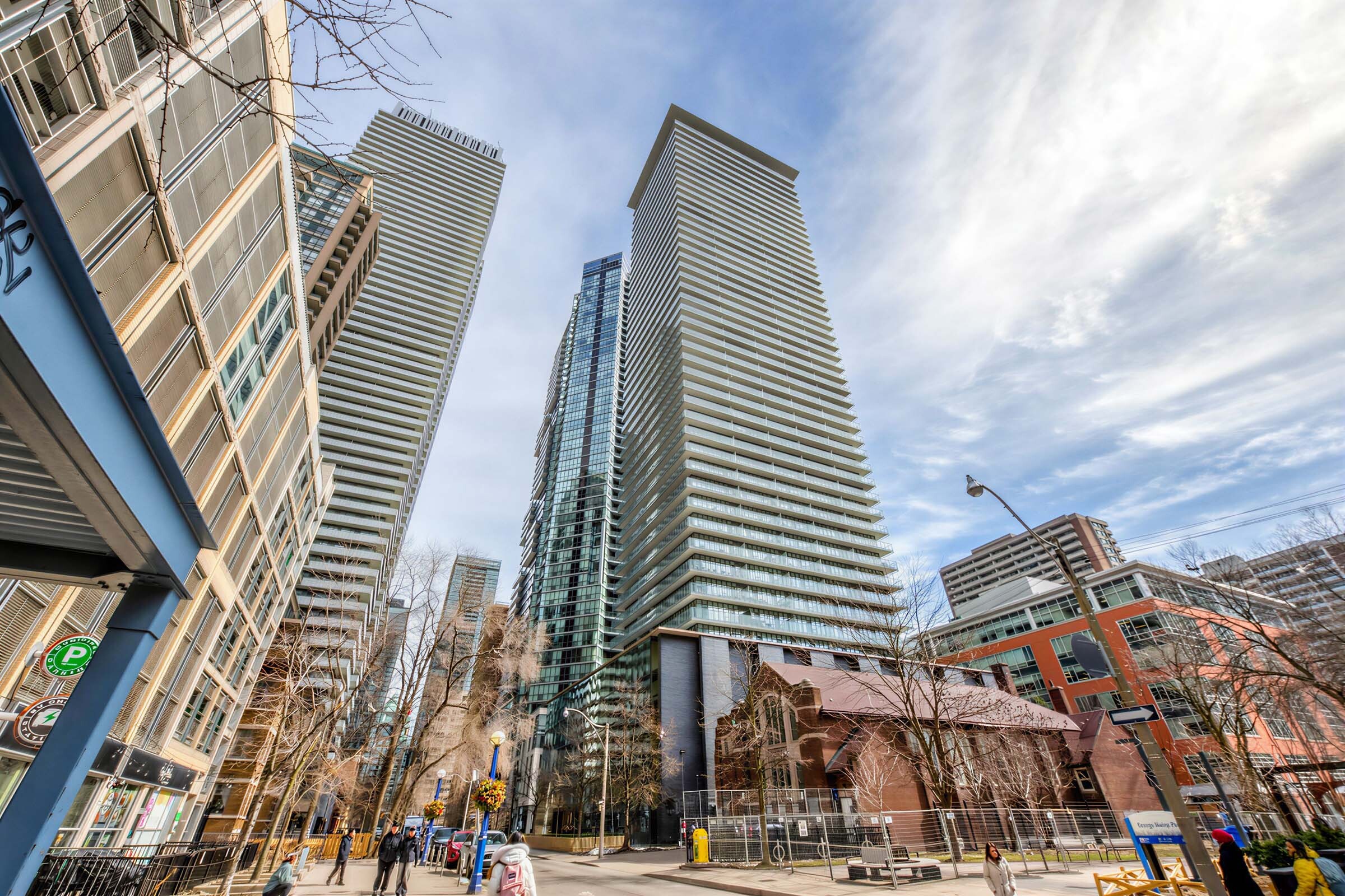 Photo of exterior across-the-street view of Casa Condos.