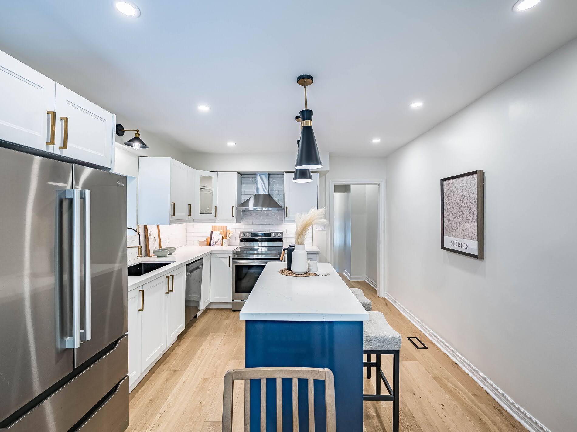 918 Ossington Ave newly renovated L-shaped kitchen.